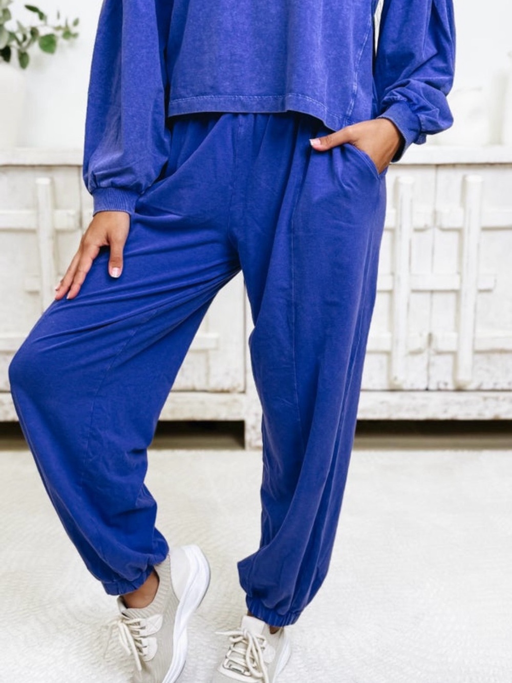Bucket List Women’s Joggers Cobalt Size Small NEW